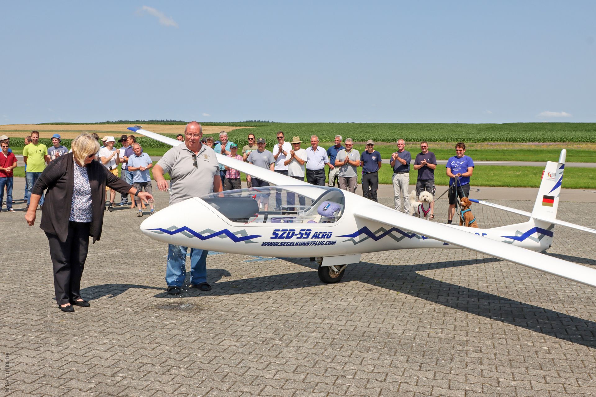 images/Bilder/News/2021_Segelkunstflug/Flugzeugtaufe1_Lars_Reinhold.jpg